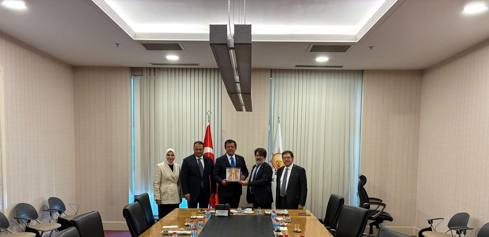 AK Parti Ekonomi İşleri Başkanı Nihat Zeybekçi ve Cumhurbaşkanı Yardımcısı Cevdet Yılmaz Ziyareti